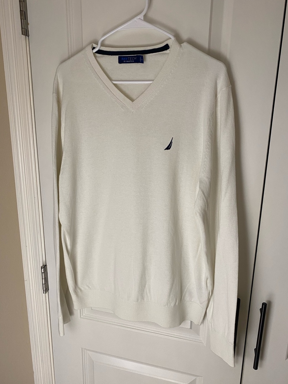 Nautica Men's Cream V-Neck Sweater - Size S
